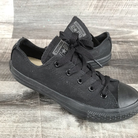 NWOT Converse Chuck Taylor All Star Lo Sneaker - Youth size 1 - Picture 6 of 6